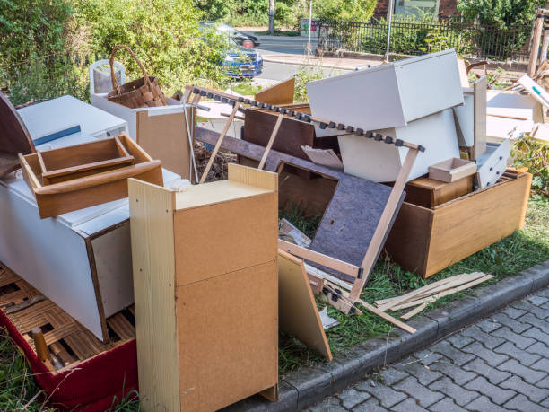 Best Trash Removal Near Me  in Oelwein, IA